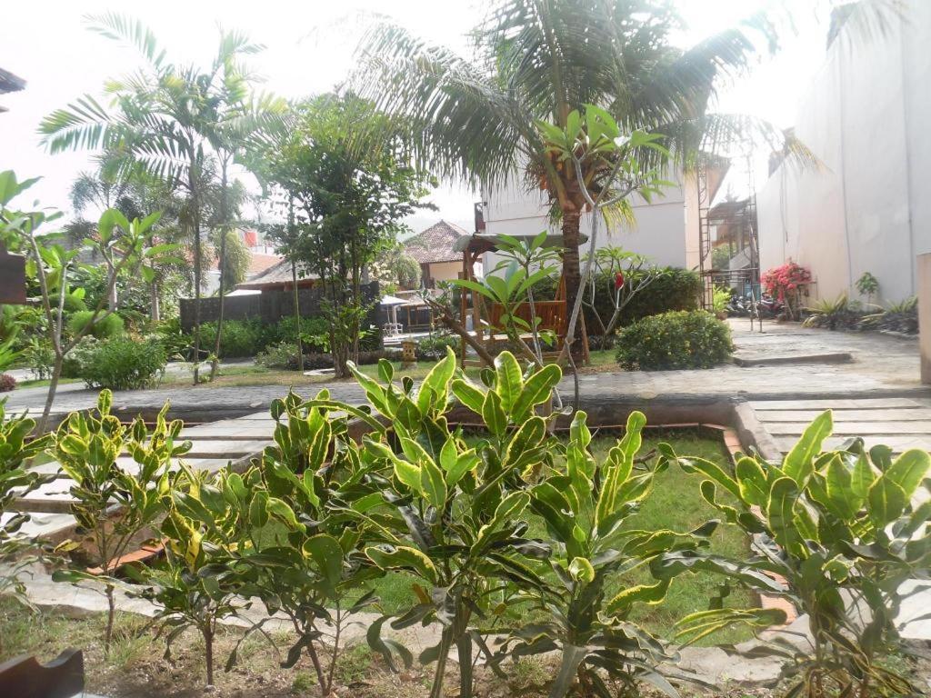 Melati Resort & Hotel Kuta  Exterior photo